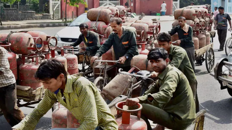 आज से घर-कार और LPG खरीदना हुआ सस्ता, आपको मिलेगी राहत, यहां- जानिए सब कुछ आज से घर-कार और LPG खरीदना हुआ सस्ता, आपको मिलेगी राहत, यहां- जानिए सब कुछ