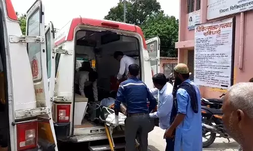 पीलीभीत में गैस सिलेंडर फटने से पांच लोग झुलसे, अस्पताल में भर्ती पीलीभीत में गैस सिलेंडर फटने से पांच लोग झुलसे, अस्पताल में भर्ती