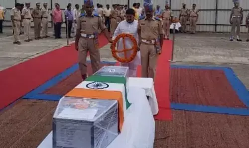 छतीसगढ में शहीद रोशन का पार्थिव शरीर पहुंचा पटना , राजकीय सम्मान के साथ होगा अंतिम संस्कार