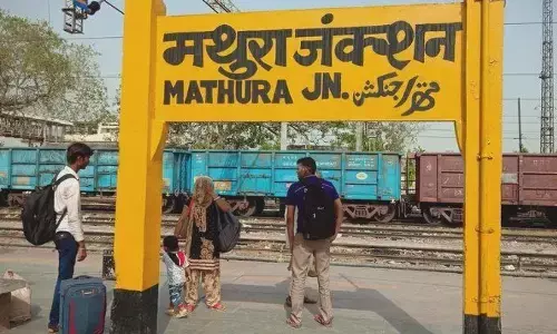 मथुरा: त्रिवेंद्रम एक्सप्रेस ट्रेन लूट का हुआ खुलासा, महिला समेत 5 गिरफ्तार मथुरा: त्रिवेंद्रम एक्सप्रेस ट्रेन लूट का हुआ खुलासा, महिला समेत 5 गिरफ्तार