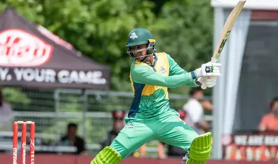 शोएब मलिक ने ऐसे छक्के मारे कि चकनाचूर हो गए खिड़की के शीशे शोएब मलिक ने ऐसे छक्के मारे कि चकनाचूर हो गए खिड़की के शीशे