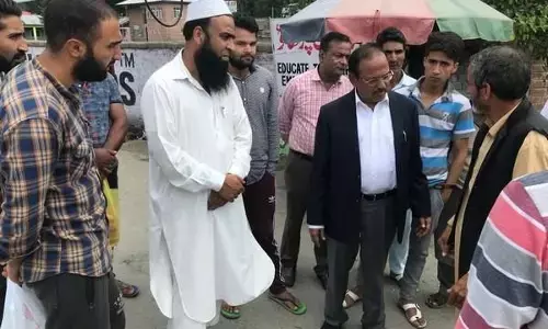 NSA डोभाल अनंतनाग के बाजार में पहुंचे, पैदल घूमकर लोगों से पूछा- कोई तकलीफ तो नहीं?