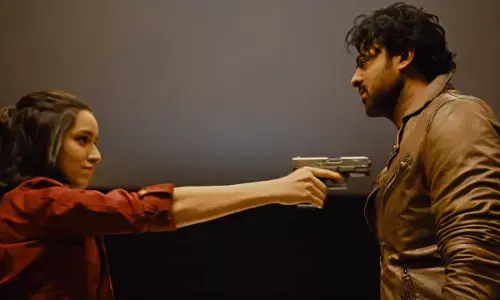 #SaahoTrailer : साहो का दमदार ट्रेलर हुआ रिलीज, धांसू ऐक्‍शन के बीच दिखा प्रभास-श्रद्धा का रोमांस