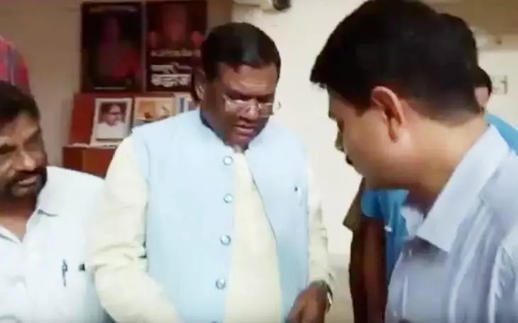 सड़क दुर्घटना में बाल-बाल बचे केंद्रीय मंत्री फग्गन सिंह कुलस्ते, स्कॉर्पियो ने मारी टक्कर