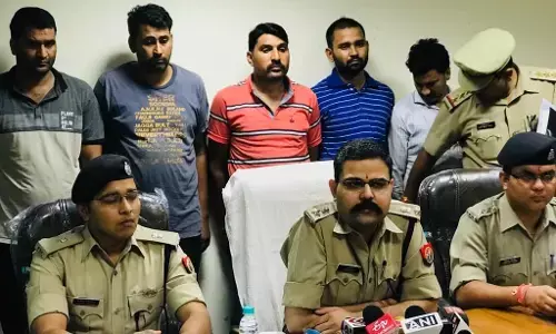 ओखला एमसीडी टोल पर ड्राइवर की हत्या करने वाले सात बाउंसर नोएडा पुलिस ने किये गिरफ्तार ओखला एमसीडी टोल पर ड्राइवर की हत्या करने वाले सात बाउंसर नोएडा पुलिस ने किये गिरफ्तार