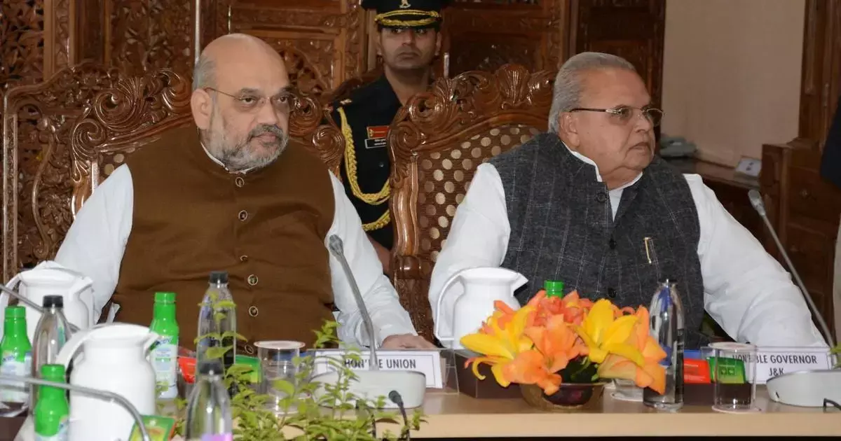 इन 8 ट्विटर अकाउंट्स से खतरे में कश्‍मीर की शांति, गृह मंत्रालय ने बंद करने की सिफारिश की