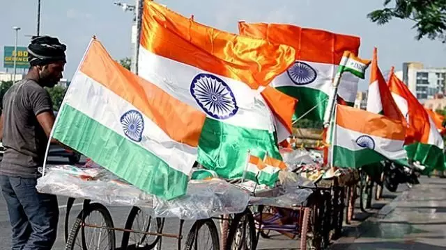 जानिए बिहार के इस जिला में आधी रात को ही क्यों फहराया जाता है तिरंगा? जानिए बिहार के इस जिला में आधी रात को ही क्यों फहराया जाता है तिरंगा?