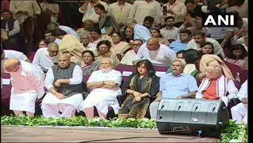 जवाहर लाल नेहरू स्टेडियम में सुषमा स्वराज की याद में शोक सभा, PM मोदी समेत भाजपा के कई वरिष्ठ नेता शामिल