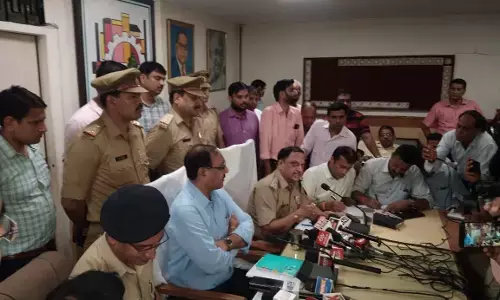 गाजियाबाद में फर्जी शस्त्र लाइसेंस बनवाने वाले गिरोह का भंडाफोड़, डीएम और एसपी ने दी जानकारी