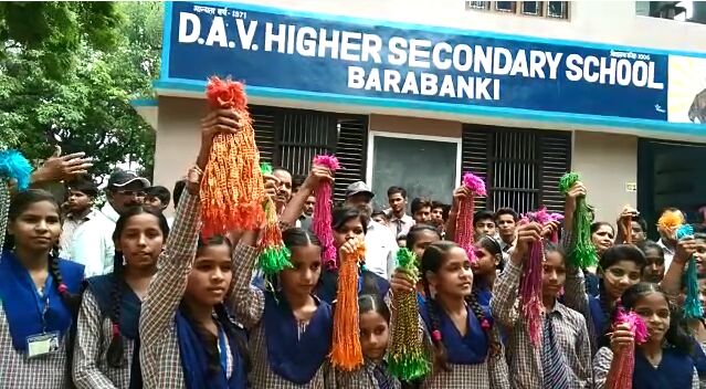 कही रक्षा बंधन पर सूनी ना रह जाए जवानों की की कलाईयां कही रक्षा बंधन पर सूनी ना रह जाए जवानों की की कलाईयां