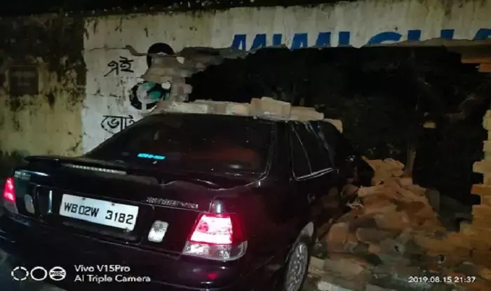 BJP सांसद रूपा गांगुली के बेटे ने दीवार में कार से मारी टक्कर! गिरफ्तार