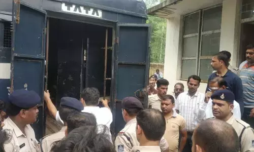 भोपाल: बहुचर्चित पत्रकार संजीव जैन हत्याकांड में सुनाया जज ने फैसला भोपाल: बहुचर्चित पत्रकार संजीव जैन हत्याकांड में सुनाया जज ने फैसला