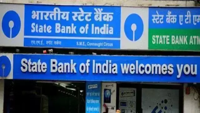 SBI के करोड़ों ग्राहकों के लिए जरूरी खबर! क्या आपके पास भी फ्री गिफ्ट का मैसेज आया है, तो जल्दी करें ये काम