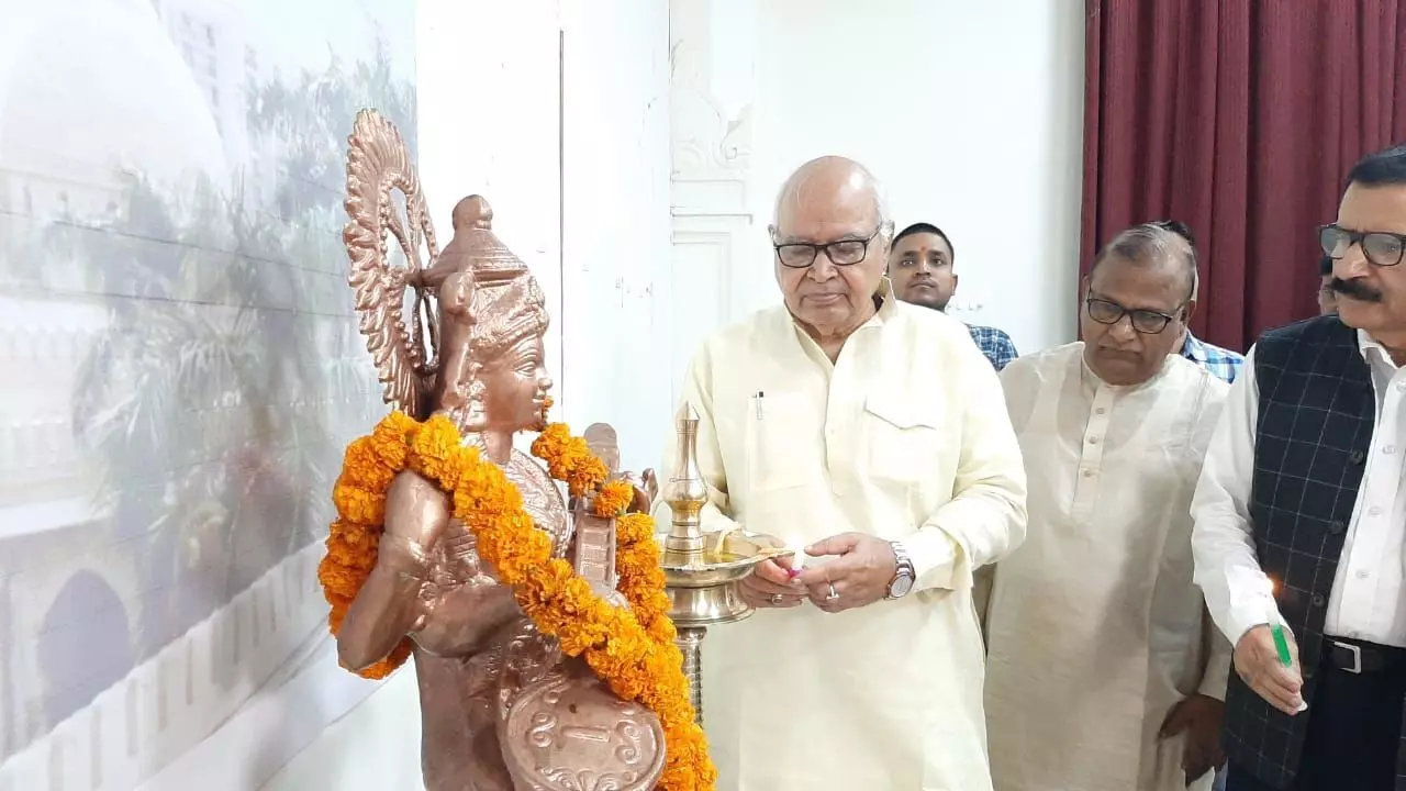 तुलसीदास , कबीर और निराला जैसे कवि हिंदुस्तान के जन जीवन में घुल मिल गए हैं : विधानसभाध्यक्ष ह्रदय नारायण तुलसीदास , कबीर और निराला जैसे कवि हिंदुस्तान के जन जीवन में घुल मिल गए हैं : विधानसभाध्यक्ष ह्रदय नारायण