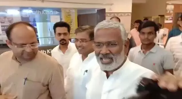 बीजेपी प्रदेश अध्यक्ष स्वतंत्र देव सिंह उपचार कराने पहुंचे मुजफ्फरनगर
