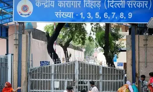 तिहाड़ जेल में मर्डर, रेप के आरोप में बंद कैदी पर दूसरे कैदी ने धारदार हथियार से हमला किया, मौत तिहाड़ जेल में मर्डर, रेप के आरोप में बंद कैदी पर दूसरे कैदी ने धारदार हथियार से हमला किया, मौत