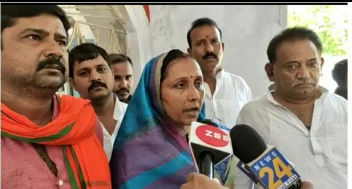 दारोगा हत्याकांड मामले की मुख्य आरोपी जिला परिषद अध्यक्ष मीना अरुण गिरफ्तार