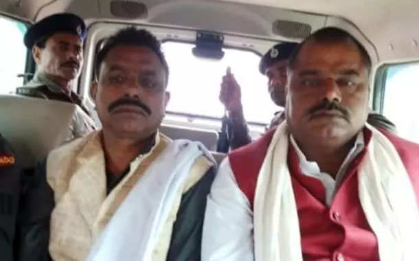 बाहुबली अनंत सिंह के सिपहसालार लल्लू मुखिया ने बाढ़ कोर्ट में किया आत्मसमर्पण बाहुबली अनंत सिंह के सिपहसालार लल्लू मुखिया ने बाढ़ कोर्ट में किया आत्मसमर्पण