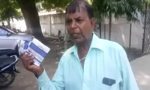 बरेली : SSP दफ्तर में युवक ने जहर खाकर दी जान, जानें- पूरा मामला? बरेली : SSP दफ्तर में युवक ने जहर खाकर दी जान, जानें- पूरा मामला?