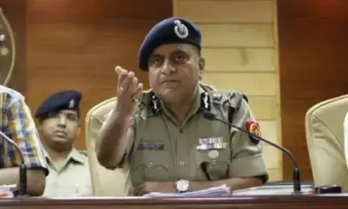 बीजेपी के पूर्व सांसद स्वामी चिन्मयानंद पर आरोप लगाने वाली शाहजहांपुर लॉ कॉलेज की छात्रा राजस्थान से बरामद बीजेपी के पूर्व सांसद स्वामी चिन्मयानंद पर आरोप लगाने वाली शाहजहांपुर लॉ कॉलेज की छात्रा राजस्थान से बरामद