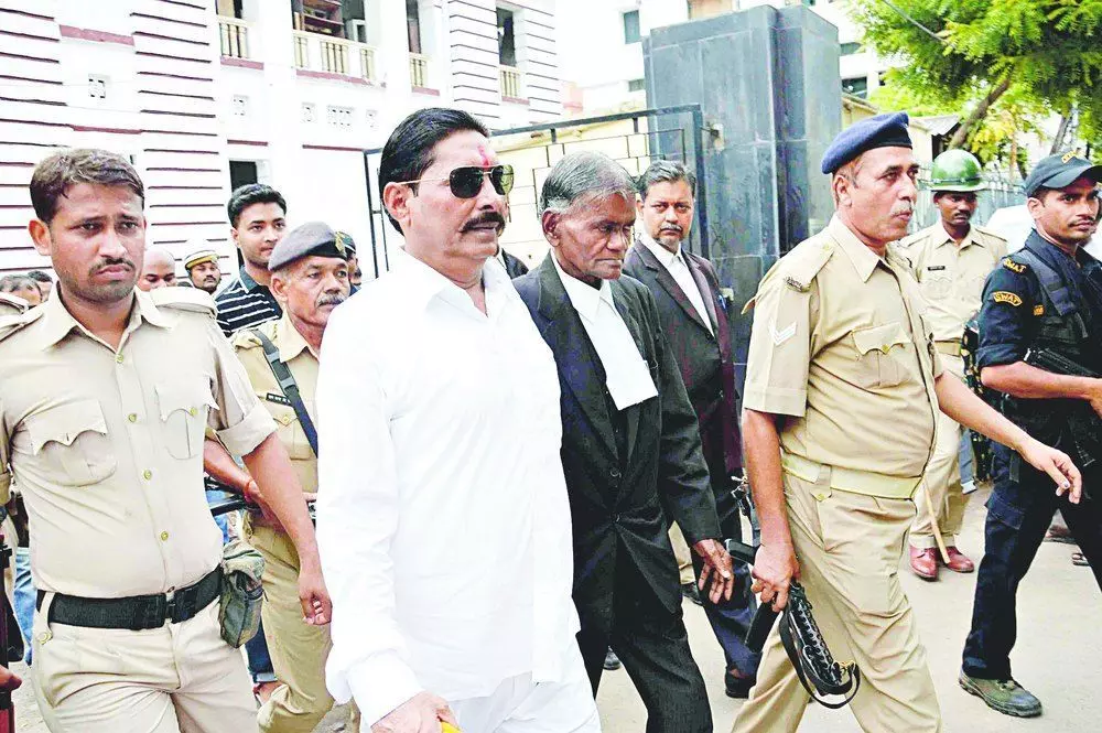 अब दो दिनों के रिमांड में अनंत सिंह को बिहार पुलिस के ही नही सेना के भी इन सवालों का जबाब देना होगा अब दो दिनों के रिमांड में अनंत सिंह को बिहार पुलिस के ही नही सेना के भी इन सवालों का जबाब देना होगा