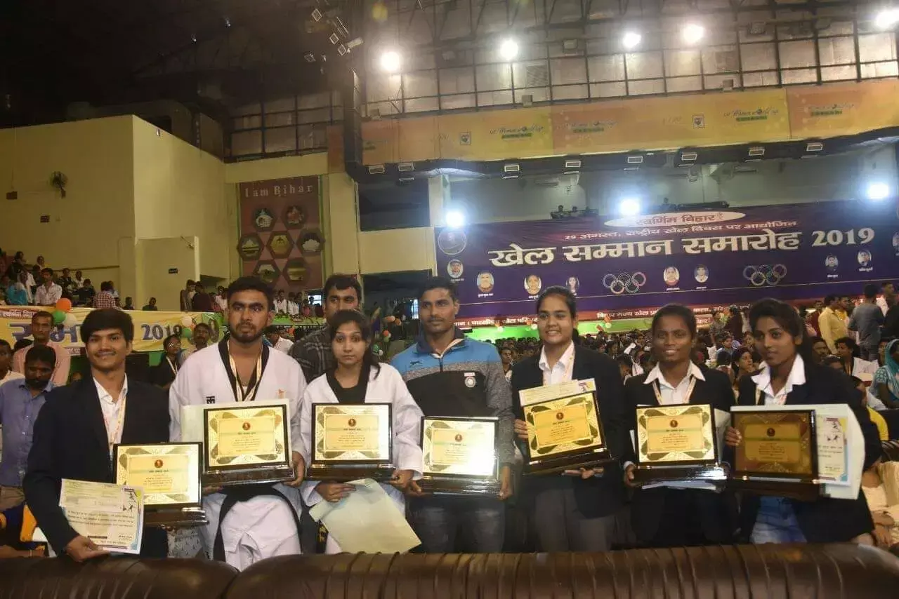 कल्याण केंद्र के अन्तर्राष्ट्रीय खिलाड़ी सौरव को खेलरत्न, राष्ट्रीय खिलाड़ी अंजली को 50 हज़ार की खेल सम्मान राशि