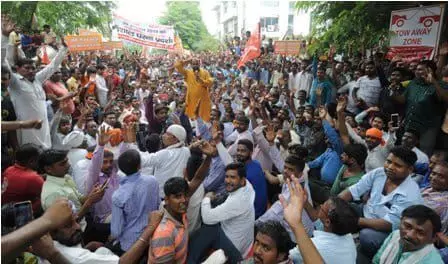 रेहड़ी-पटरी वाले ने सीटू के नेत्रत्व में नोएडा प्राधिकरण पर दिया धरना रेहड़ी-पटरी वाले ने सीटू के नेत्रत्व में नोएडा प्राधिकरण पर दिया धरना