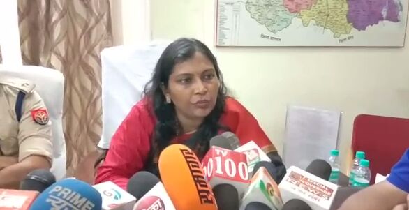 स्कूली बच्चों की सुरक्षा सर्वोपरि, स्कूलों में फीस वृद्धि नही होने दी जायेगी : DM सेल्वा कुमारी जे स्कूली बच्चों की सुरक्षा सर्वोपरि, स्कूलों में फीस वृद्धि नही होने दी जायेगी : DM सेल्वा कुमारी जे