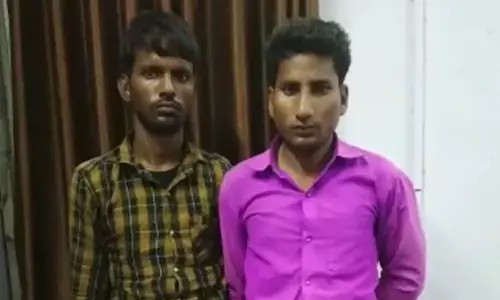 यूपी एसटीएफ ने पचास हजार का इनामी समेत दो बदमाश किये गिरफ्तार