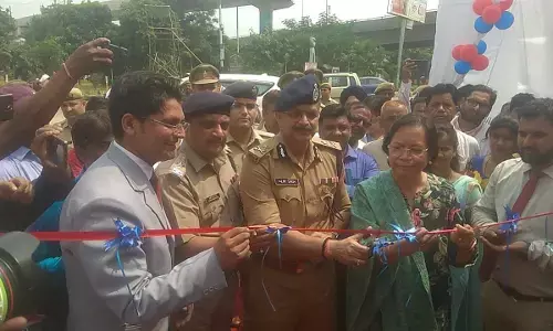 आईजी आलोक सिंह ने गाजियाबाद में प्रगति सेंटर का किया उद्घाटन, कहा- समाज से भटके युवा मुख्यधारा से जुड़ेंगे