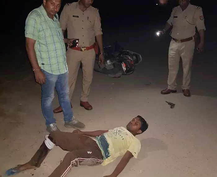 गाजियाबाद के इंदिरापुरम पुलिस से हुई बदमाश की मुठभेड़, पच्चीस हजार का इनामी बदमाश घायल
