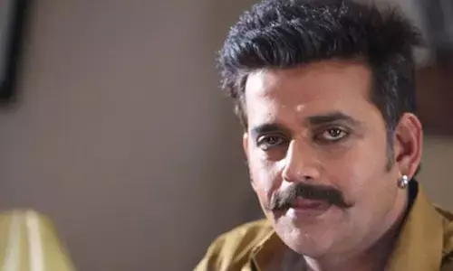 गोरखपुर सांसद रवि किशन बाल-बाल बचे, मचा एयरपोर्ट पर हडकम्प