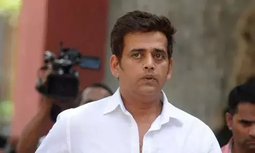 रवि किशन पर अचार संहिता और कोविड प्रोटोकॉल के उल्लंघन का आरोप, पुलिस ने EC को सौंपी रिपोर्ट