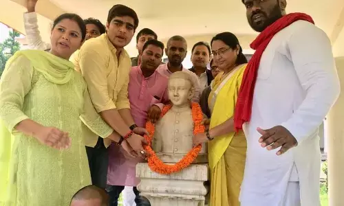 सपा ने इविवि छात्रसंघ बहाली के लिए आंदोलन कर रहे छात्रों का किया समर्थन सपा ने इविवि छात्रसंघ बहाली के लिए आंदोलन कर रहे छात्रों का किया समर्थन