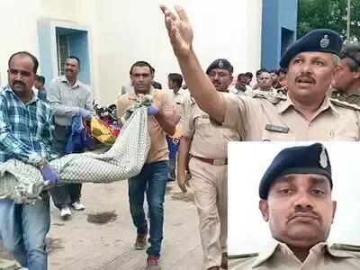 पत्नी से झगड़े के बाद पुलिस कॉन्स्टेबल ने की अपने 3 बच्चों की हत्या पत्नी से झगड़े के बाद पुलिस कॉन्स्टेबल ने की अपने 3 बच्चों की हत्या