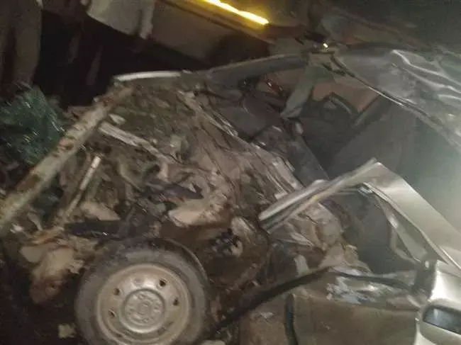 भीषण दर्दनाक हादसे में पांच लोगों की मौत, एक घायल, मच गया कोहराम भीषण दर्दनाक हादसे में पांच लोगों की मौत, एक घायल, मच गया कोहराम