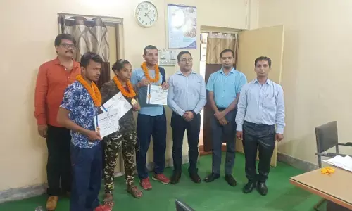 बेगूसराय का लहराया परचम, स्वर्ण पदक विजेता खिलाड़ियों को प्रशासन ने किया सम्मानित बेगूसराय का लहराया परचम, स्वर्ण पदक विजेता खिलाड़ियों को प्रशासन ने किया सम्मानित