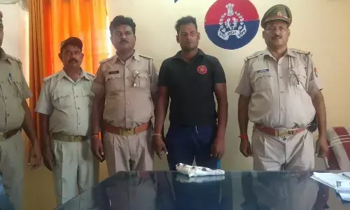 15 हजार के इनामी गैगेस्टर को पुलिस ने हथियार के समेत किया गिरफ्तार 15 हजार के इनामी गैगेस्टर को पुलिस ने हथियार के समेत किया गिरफ्तार