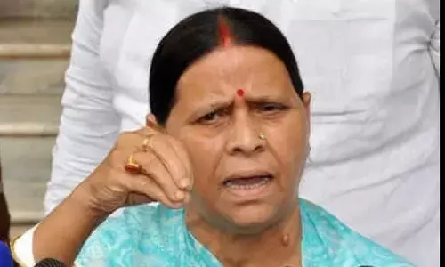 राबड़ी देवी को आया गुस्सा, बोलीं बकवास मास्टर से पूछो इनके घर में कितनी है गाय? राबड़ी देवी को आया गुस्सा, बोलीं बकवास मास्टर से पूछो इनके घर में कितनी है गाय?