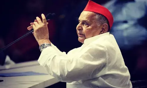 सपा संरक्षक मुलायम सिंह यादव की तबीयत बिगड़ी, अस्पताल में भर्ती सपा संरक्षक मुलायम सिंह यादव की तबीयत बिगड़ी, अस्पताल में भर्ती