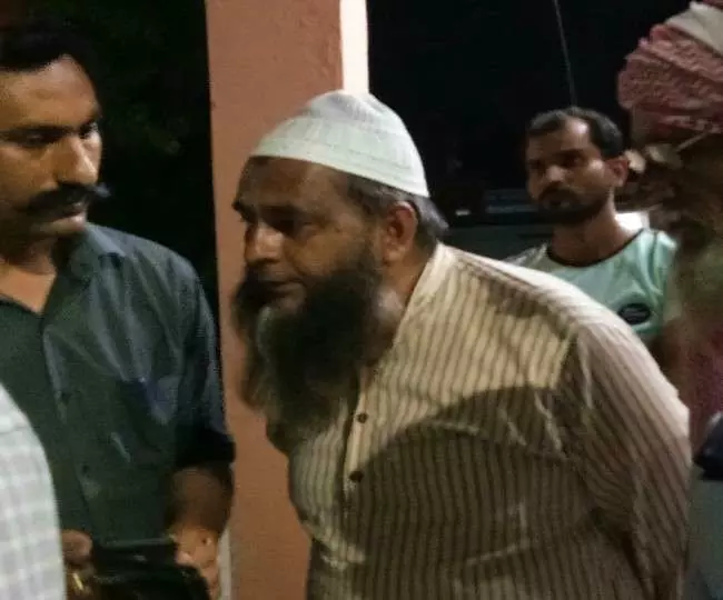 Simi के पूर्व अध्यक्ष शाहिद को गुजरात पुलिस ने आजमगढ़ से किया गिरफ्तार Simi के पूर्व अध्यक्ष शाहिद को गुजरात पुलिस ने आजमगढ़ से किया गिरफ्तार