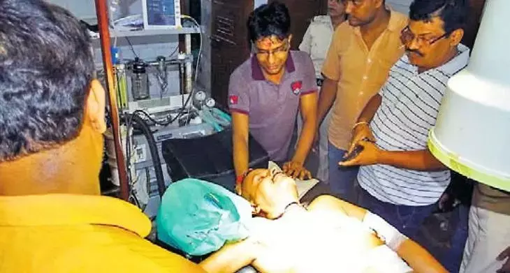 बिहार में बदमाशों के हौसले बुलंद? समस्तीपुर में कारोबारी, उनकी पत्नी और बेटी को बदमाशों ने घर में घुसकर मारी गोली