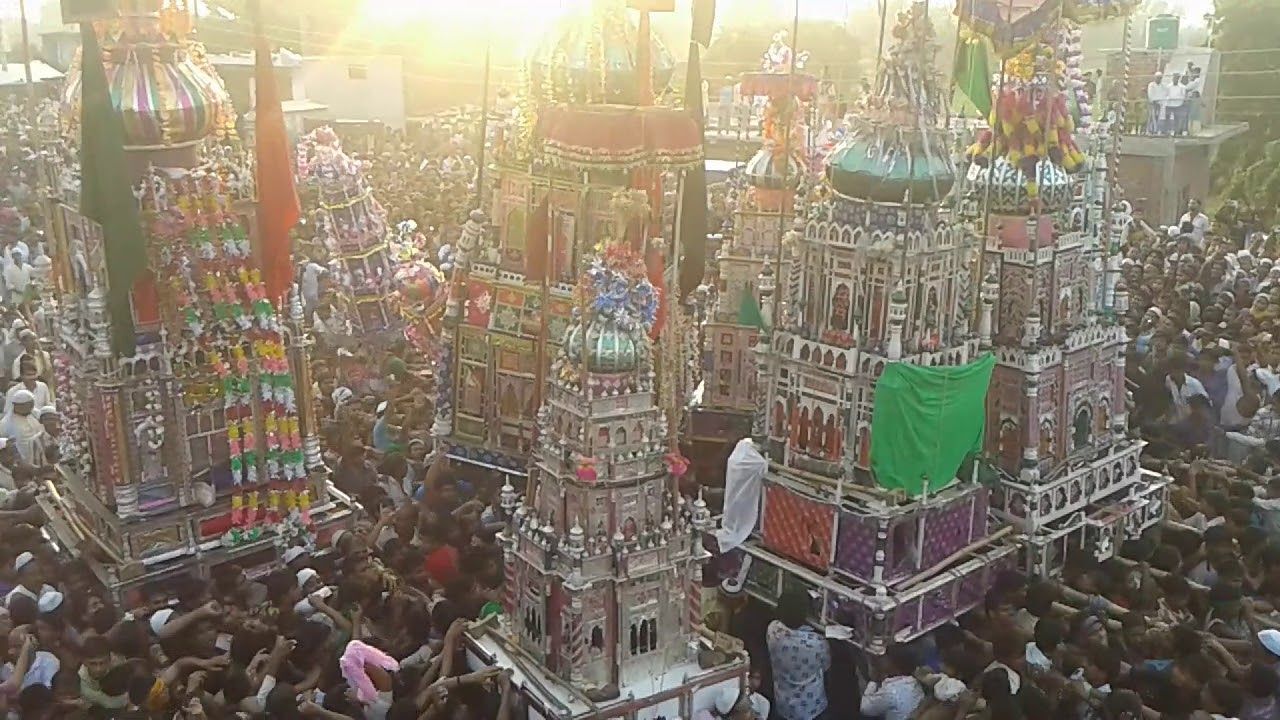 एसपी आकाश तोमर की सूझबूझ से बाराबंकी में शांतिपूर्ण तरीके से निकल रहा है अलम का जुलूस एसपी आकाश तोमर की सूझबूझ से बाराबंकी में शांतिपूर्ण तरीके से निकल रहा है अलम का जुलूस