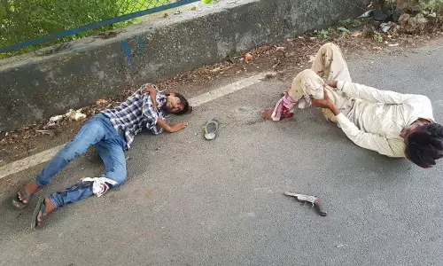 गाजियाबाद के थाना इंदिरापुरम में पुलिस की बदमाशों से मुठभेड़, दो बदमाशों के लगी गोली सिपाही भी हुआ घायल