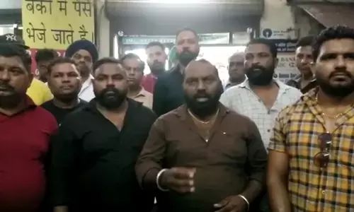 पंजाब में वाल्मीक समुदाय के एक व्यक्ति को लगी गोली, समुदाय के लोग राम सिया के लवकुश सीरियल को लेकर कर रहे थे धरना प्रदर्शन पंजाब में वाल्मीक समुदाय के एक व्यक्ति को लगी गोली, समुदाय के लोग राम सिया के लवकुश सीरियल को लेकर कर रहे थे धरना प्रदर्शन