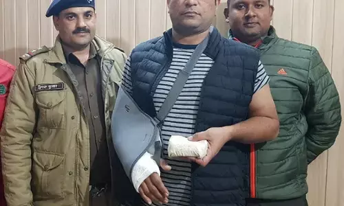 इंदौर के चर्चित हत्त्याकांड के आरोपी रोहित सेठी का पेशी के दौरान शिमला की होटल में माशूका के इस वीडियो वायरल होने से मचा हड़कंप इंदौर के चर्चित हत्त्याकांड के आरोपी रोहित सेठी का पेशी के दौरान शिमला की होटल में माशूका के इस वीडियो वायरल होने से मचा हड़कंप