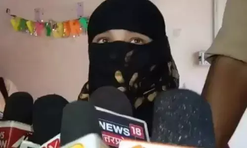 शाहजहांपुर की पीड़िता बोली, यूपी पुलिस पर भरोसा नही, रेप का मुकदमा नही दर्ज कर रही पुलिस शाहजहांपुर की पीड़िता बोली, यूपी पुलिस पर भरोसा नही, रेप का मुकदमा नही दर्ज कर रही पुलिस