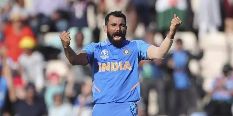 क्रिकेटर मोहम्मद शमी को बड़ी राहत, गिरफ्तारी वॉरंट पर कोर्ट ने लगाई रोक! क्रिकेटर मोहम्मद शमी को बड़ी राहत, गिरफ्तारी वॉरंट पर कोर्ट ने लगाई रोक!