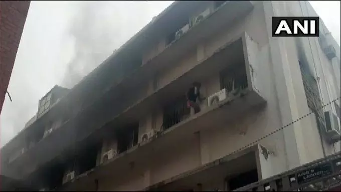 BREAKING: वडोदरा के SSG अस्पताल में लगी आग