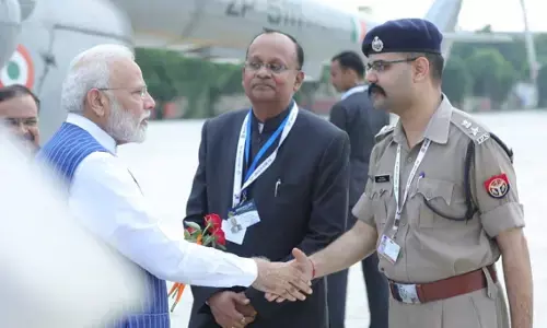 ग्रेटर नोएडा के एक्सपो मार्ट में चल रहे अंतरराष्ट्रीय कार्यक्रम में प्रधानमंत्री नरेन्द्र मोदी का आगमन